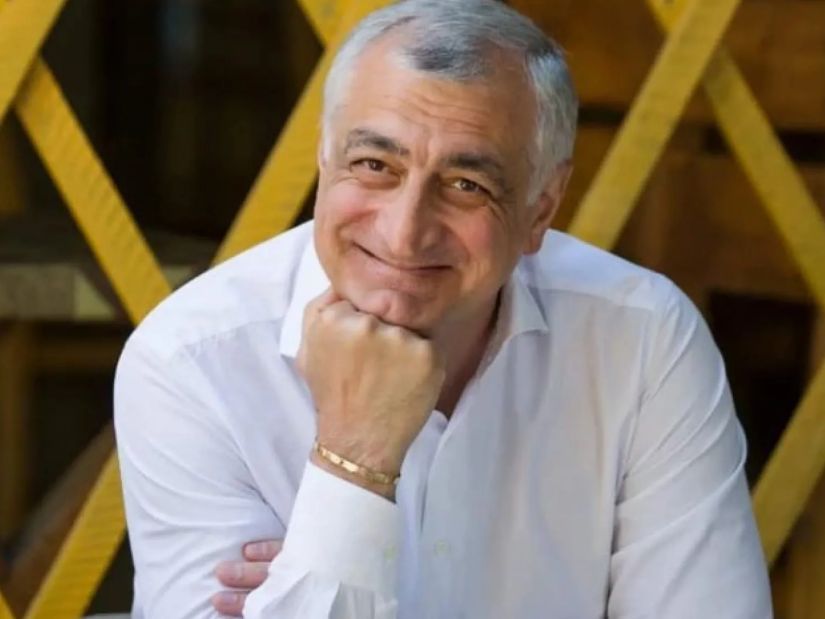 მამუკა ხაზარაძე