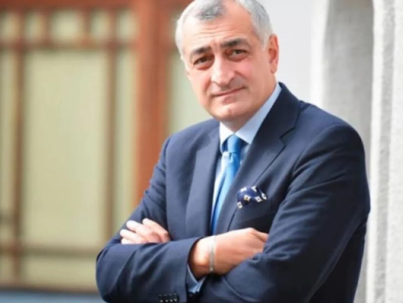 მამუკა ხაზარაძე