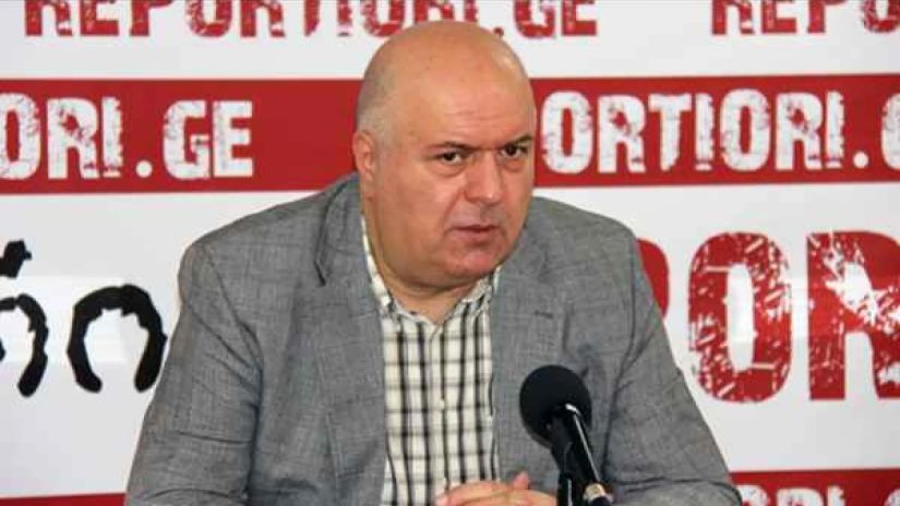 აკაკი ასათიანი