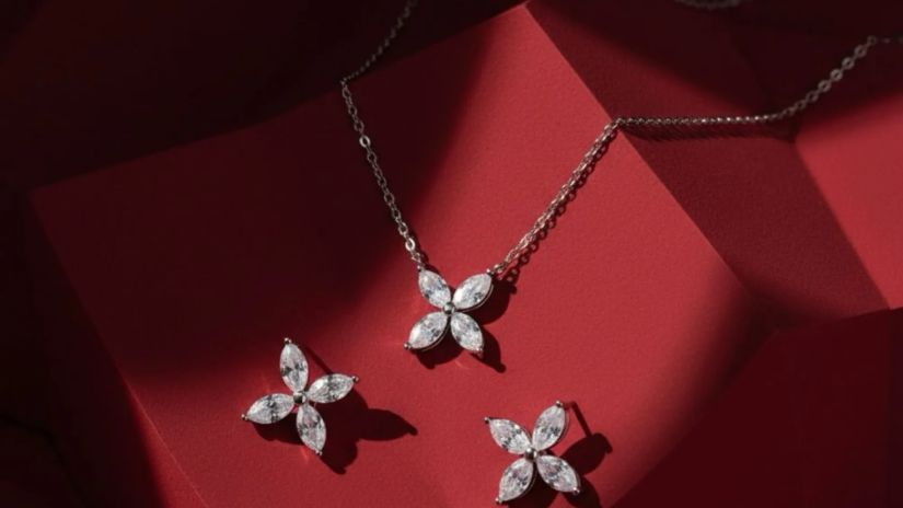 ეს სამკაული ეს სამკაული