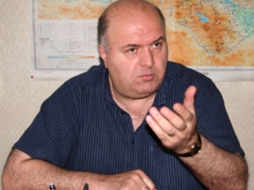 აკაკი ასათიანი