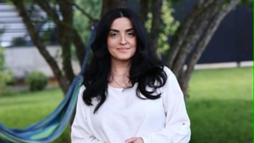 ნინი გველესიანი